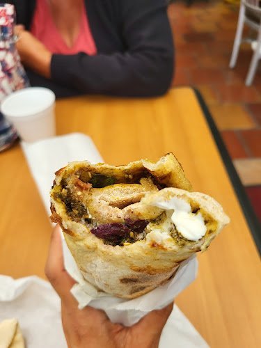 8831 mamas bakery deli